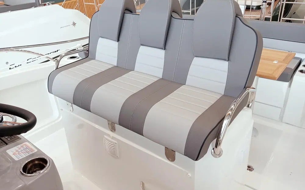 slider 14 Jeanneau Cap Camarat 9.0 CC