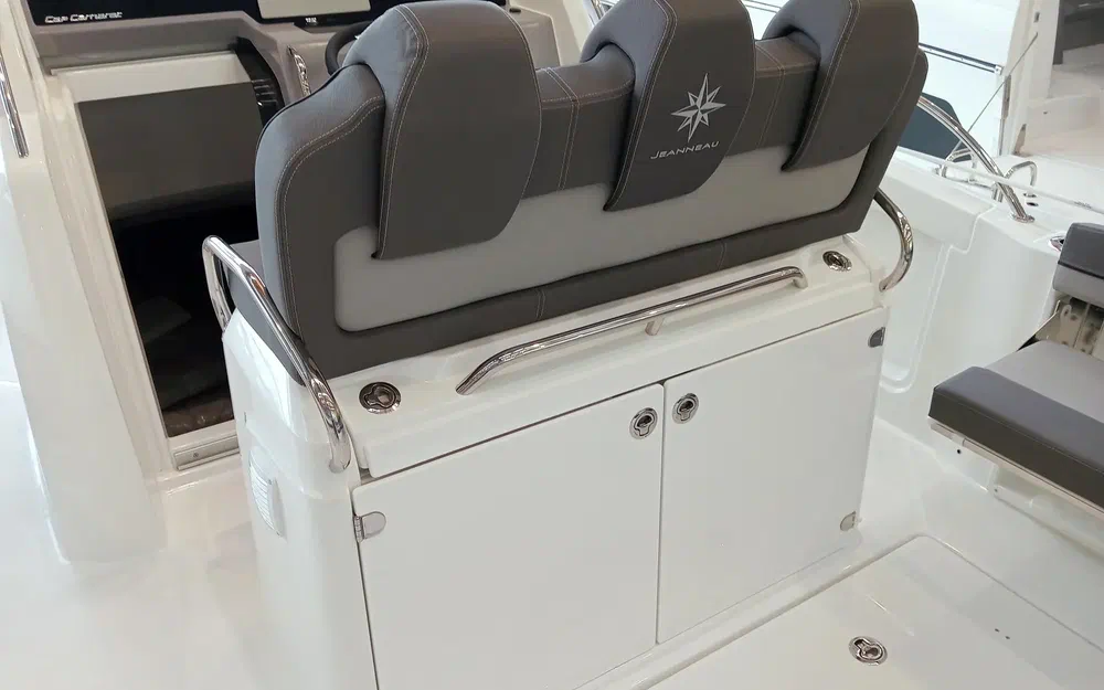 slider 6 Jeanneau Cap Camarat 9.0 CC