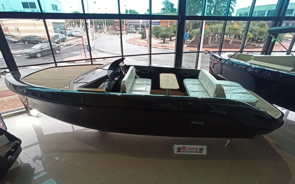 slider 1 Rand Boats Spirit 25