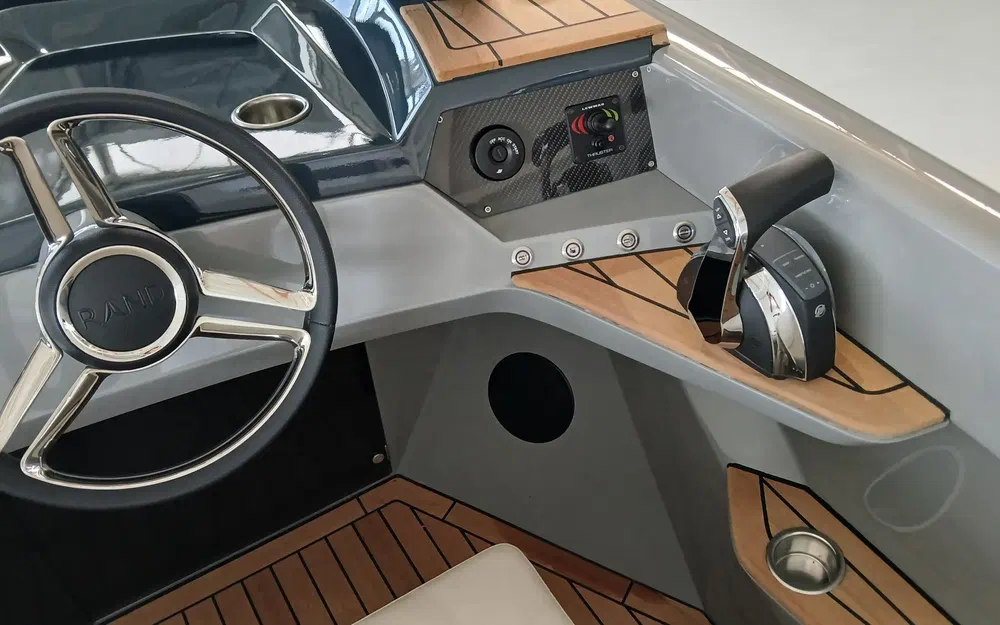 slider 6 Rand Boats Spirit 25