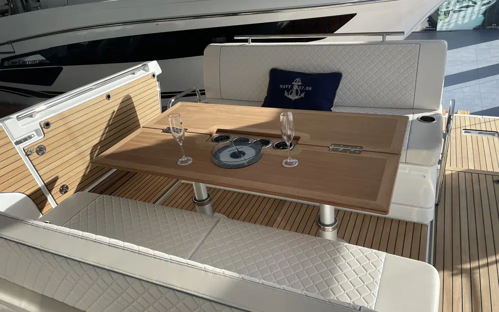 slider 5 Jeanneau DB 37