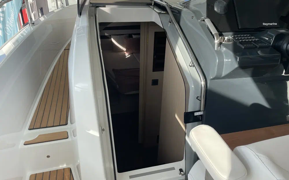 slider 6 Jeanneau DB 37