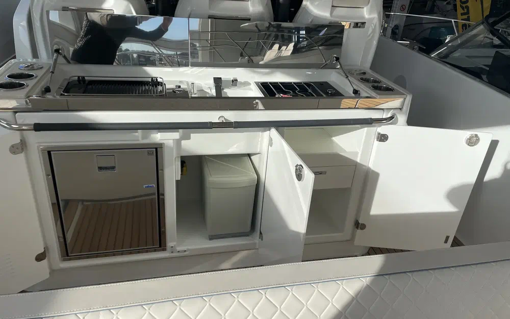 slider 8 Jeanneau DB 37