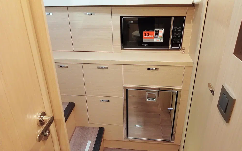 slider 11 Jeanneau DB 37