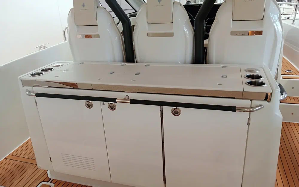 slider 4 Jeanneau DB 37