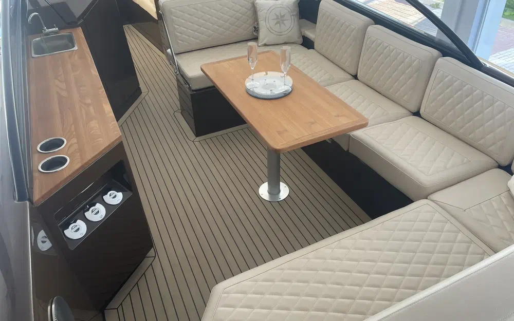 slider 9 Rand Boats Supreme 27