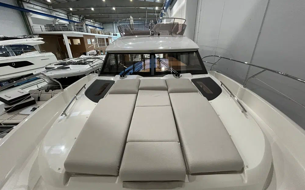 slider 9 Prestige Yachts F4.9