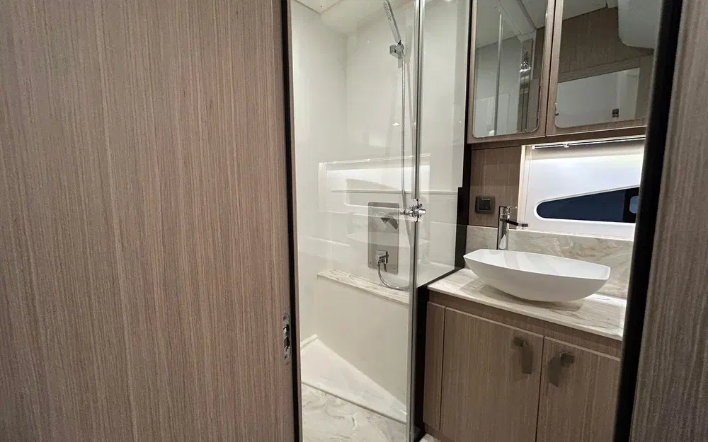 slider 16 Prestige Yachts F4.9