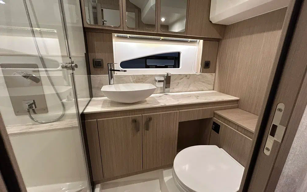 slider 17 Prestige Yachts F4.9