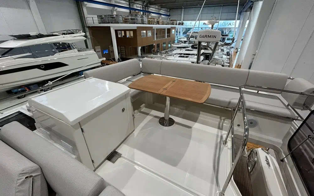 slider 2 Prestige Yachts F4.9