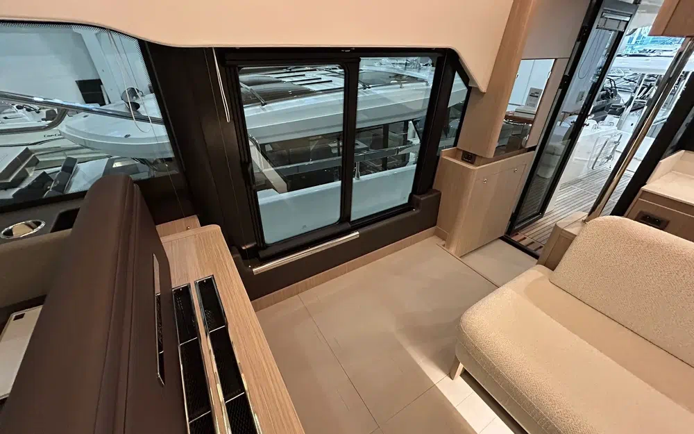 slider 35 Prestige Yachts F4.9