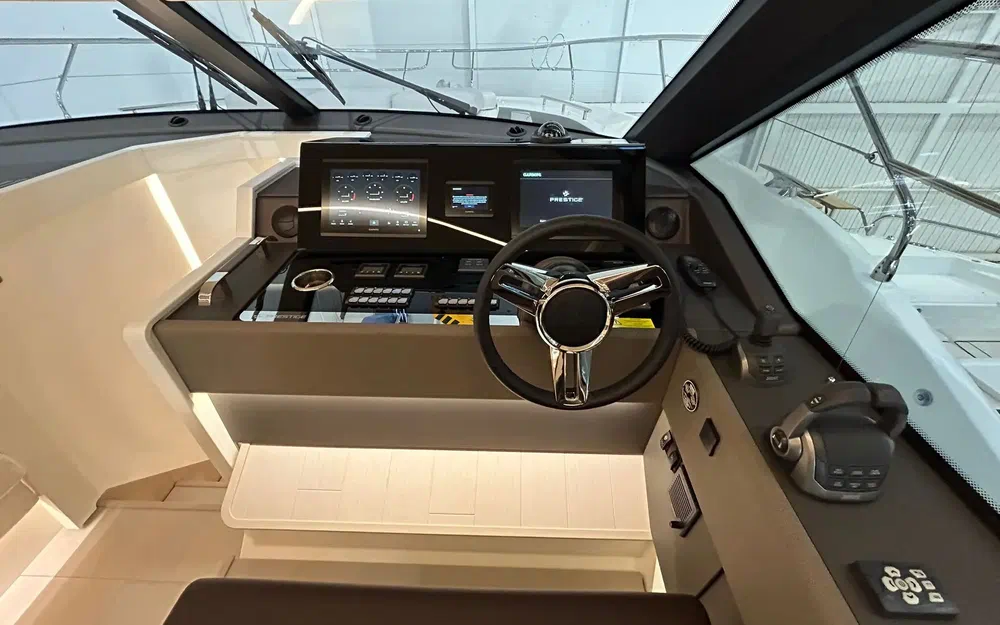 slider 37 Prestige Yachts F4.9