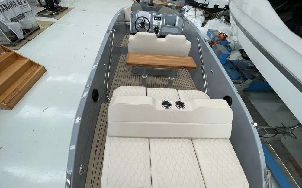 slider 18 Rand Boats Source 22