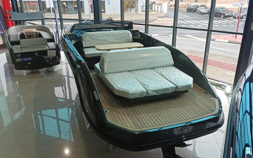 slider 2 Rand Boats Spirit 25