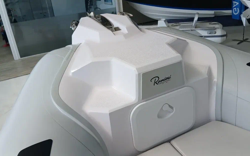 slider 14 Ranieri Cayman 19 Sport