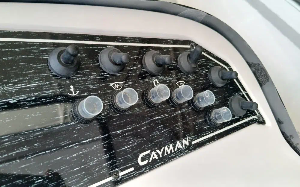 slider 26 Ranieri Cayman 19 Sport