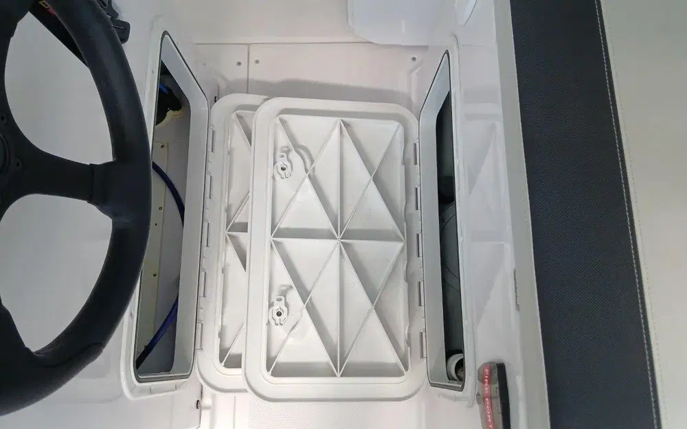 slider 27 Ranieri Cayman 19 Sport