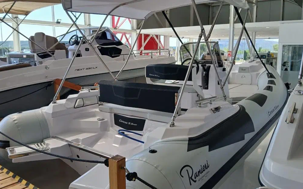 slider 2 Ranieri Cayman 19 Sport