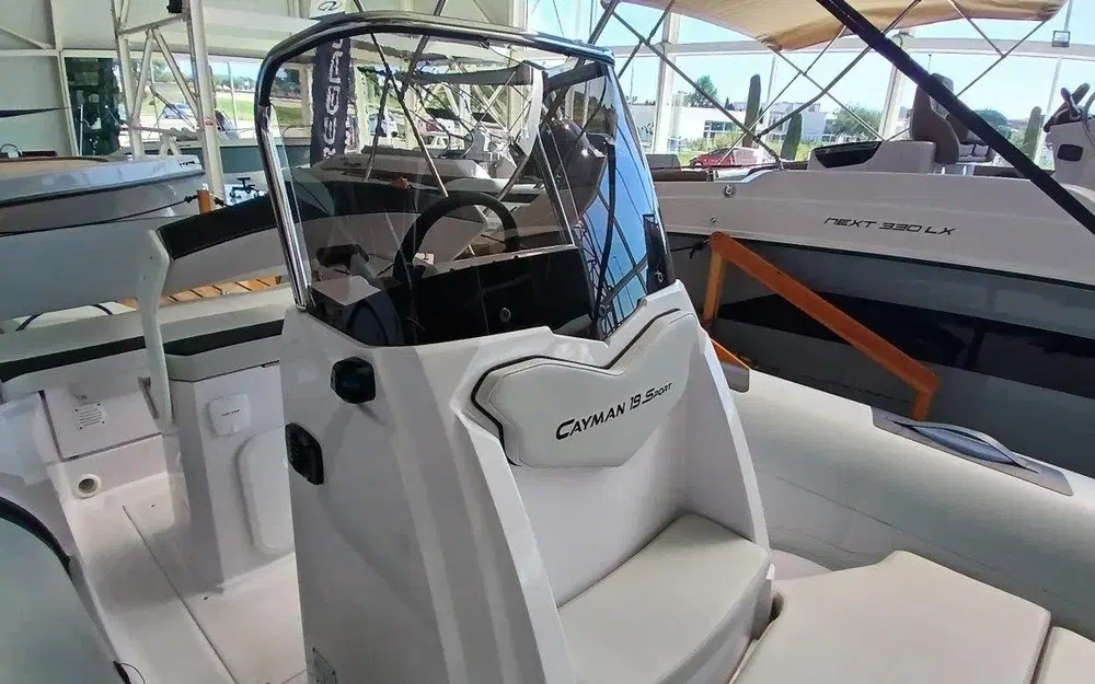 slider 7 Ranieri Cayman 19 Sport