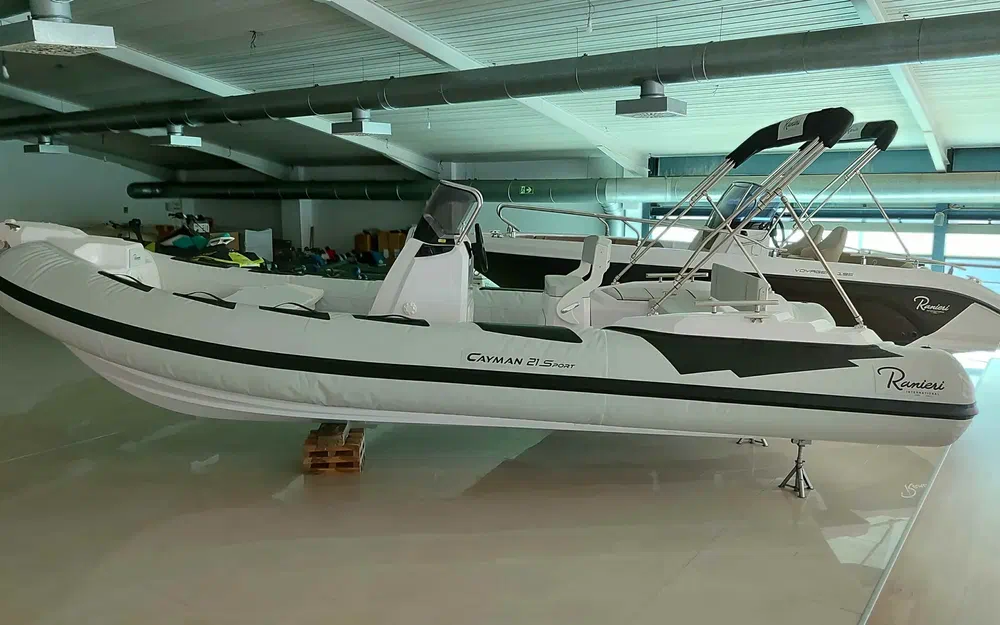 slider 0 Ranieri Cayman 21 Sport