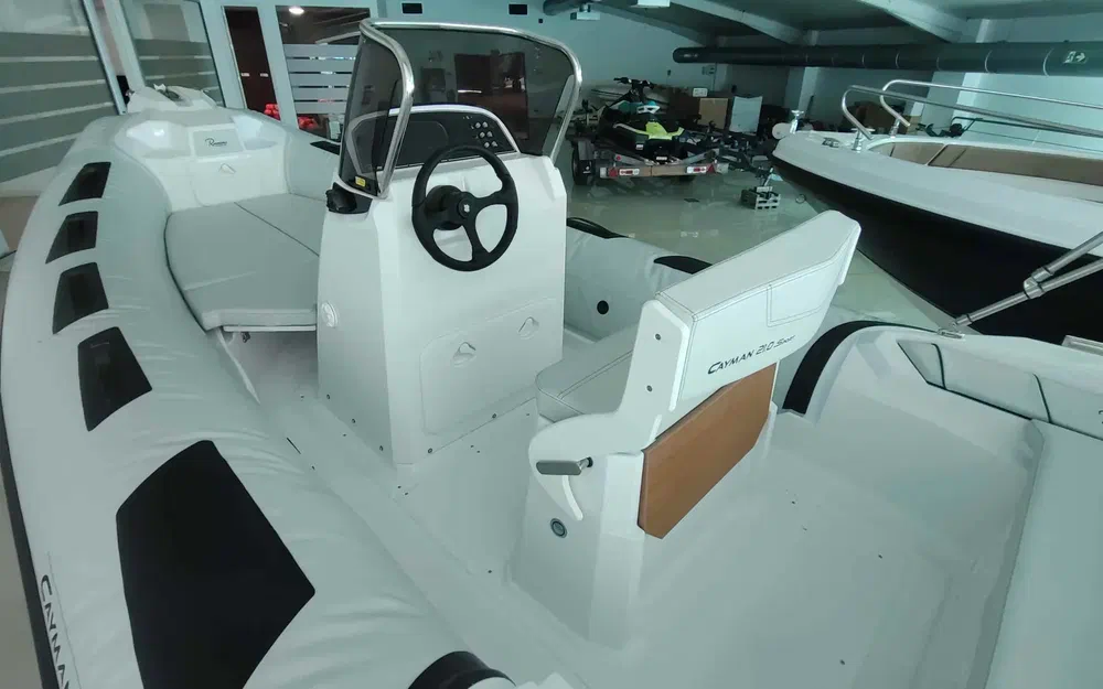 slider 2 Ranieri Cayman 21 Sport