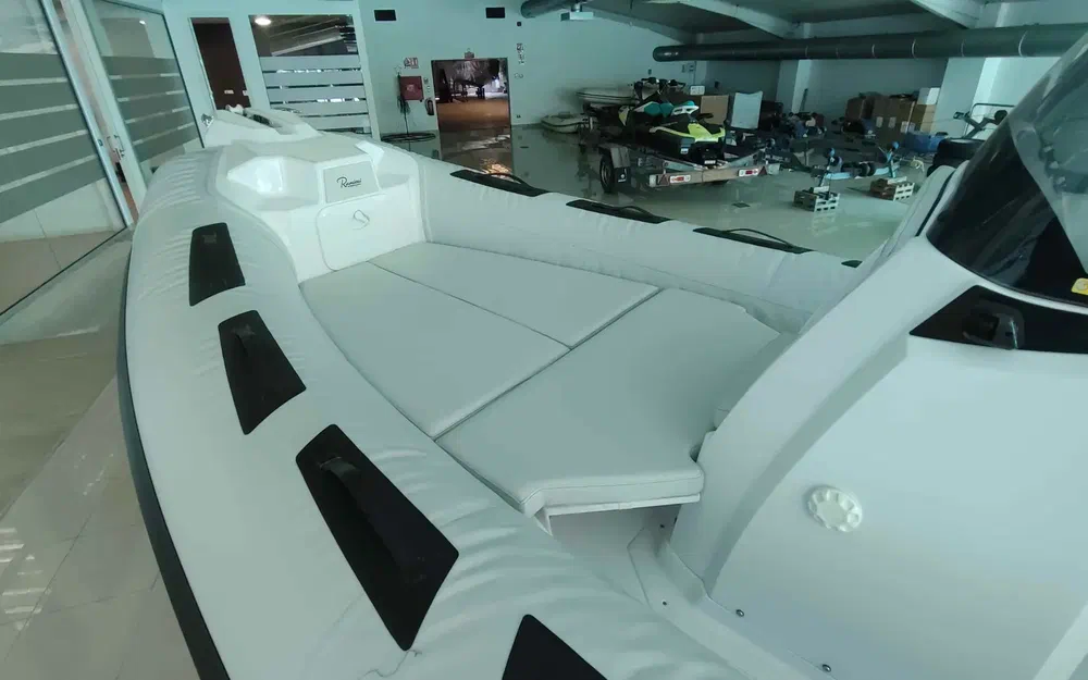 slider 4 Ranieri Cayman 21 Sport