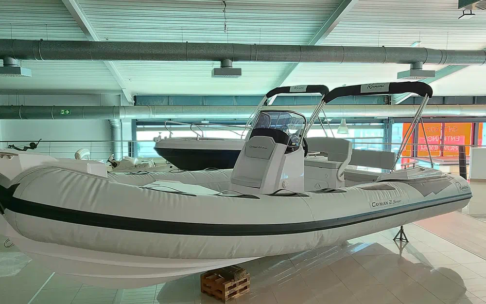 slider 5 Ranieri Cayman 21 Sport