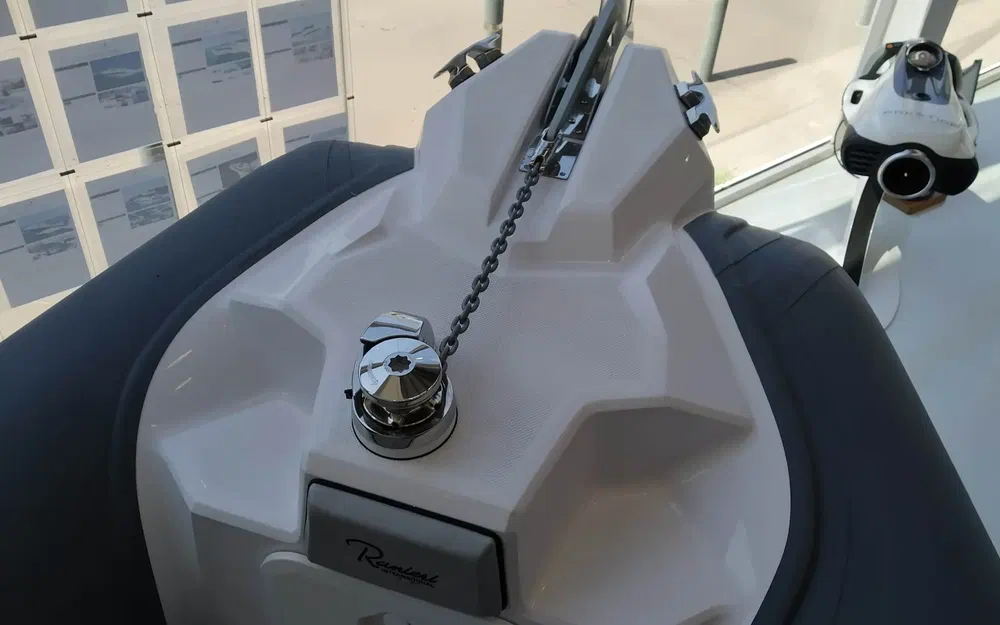 slider 10 Ranieri Cayman 23 Sport