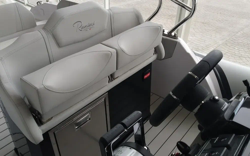 slider 10 Ranieri Cayman 27.0 Sport Touring