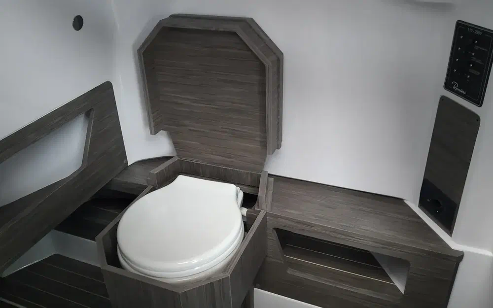 slider 20 Ranieri Cayman 27.0 Sport Touring