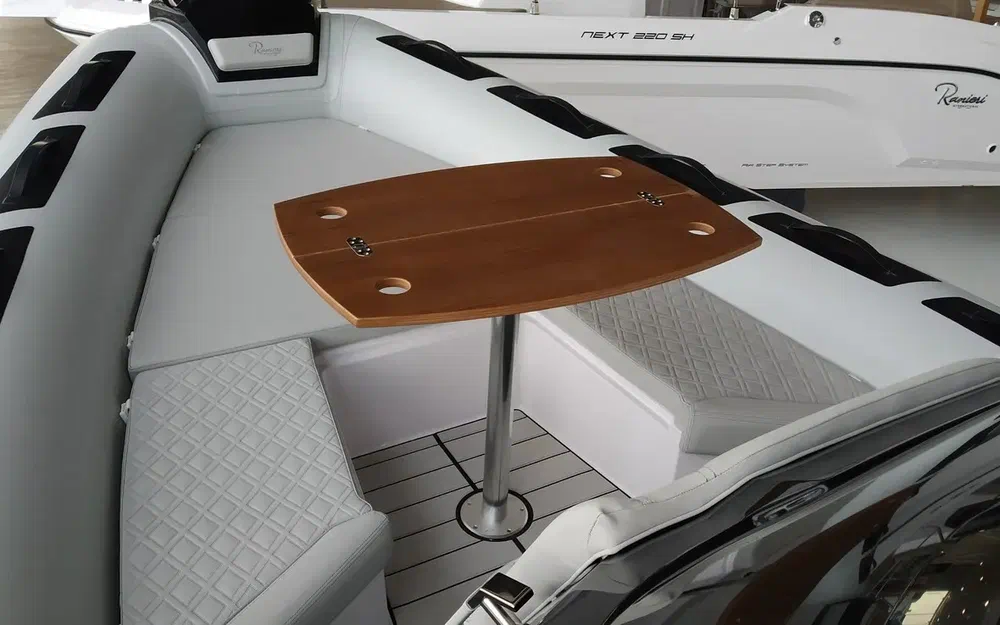 slider 4 Ranieri Cayman 27.0 Sport Touring