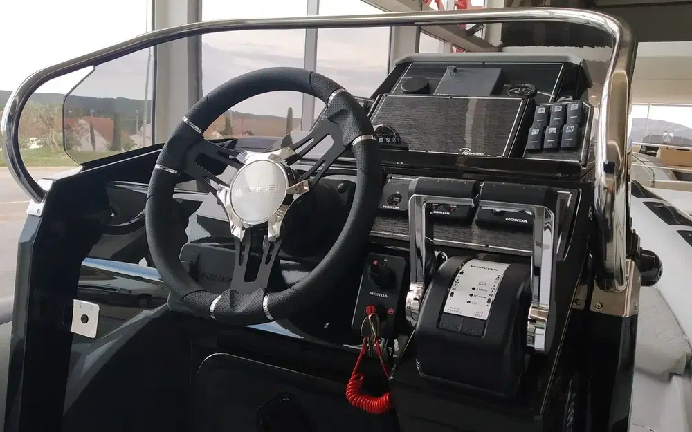 slider 6 Ranieri Cayman 27.0 Sport Touring