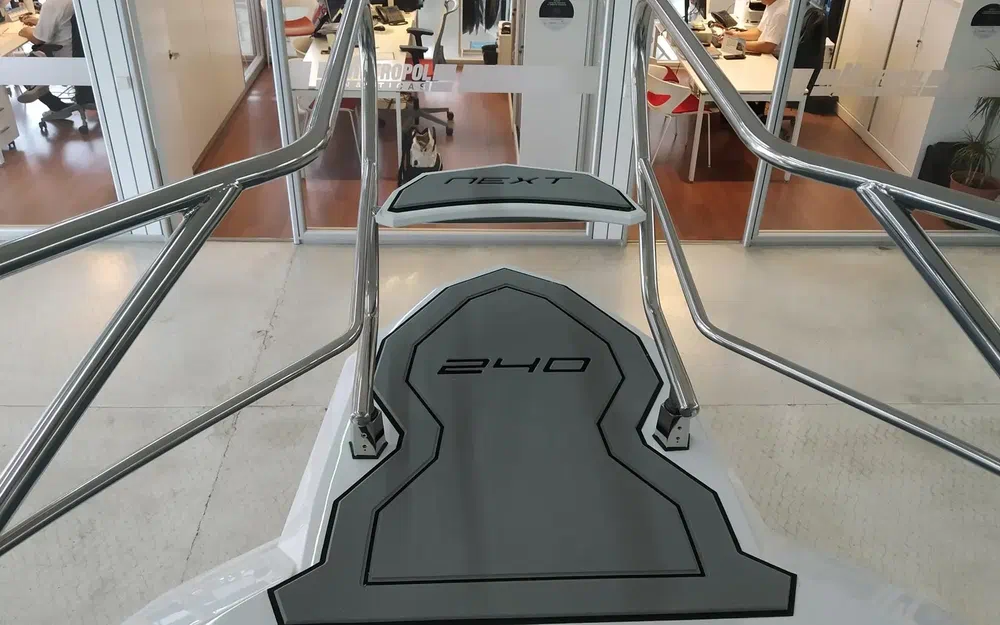 slider 15 Ranieri Next 240 Sh