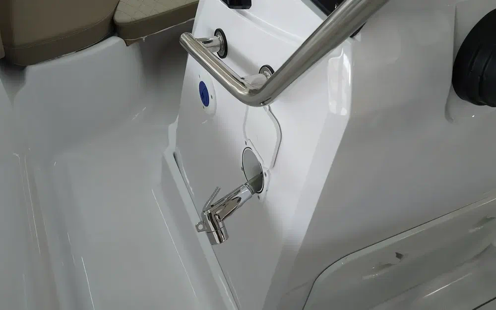 slider 9 Ranieri Voyager 19 S