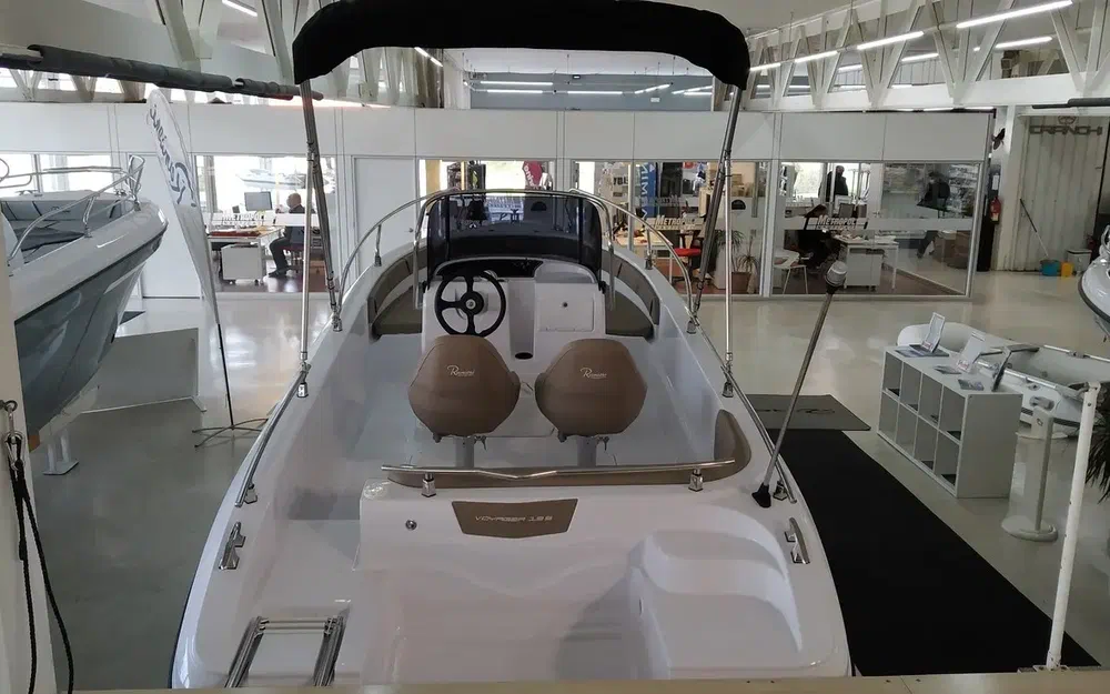 slider 4 Ranieri Voyager 19 S