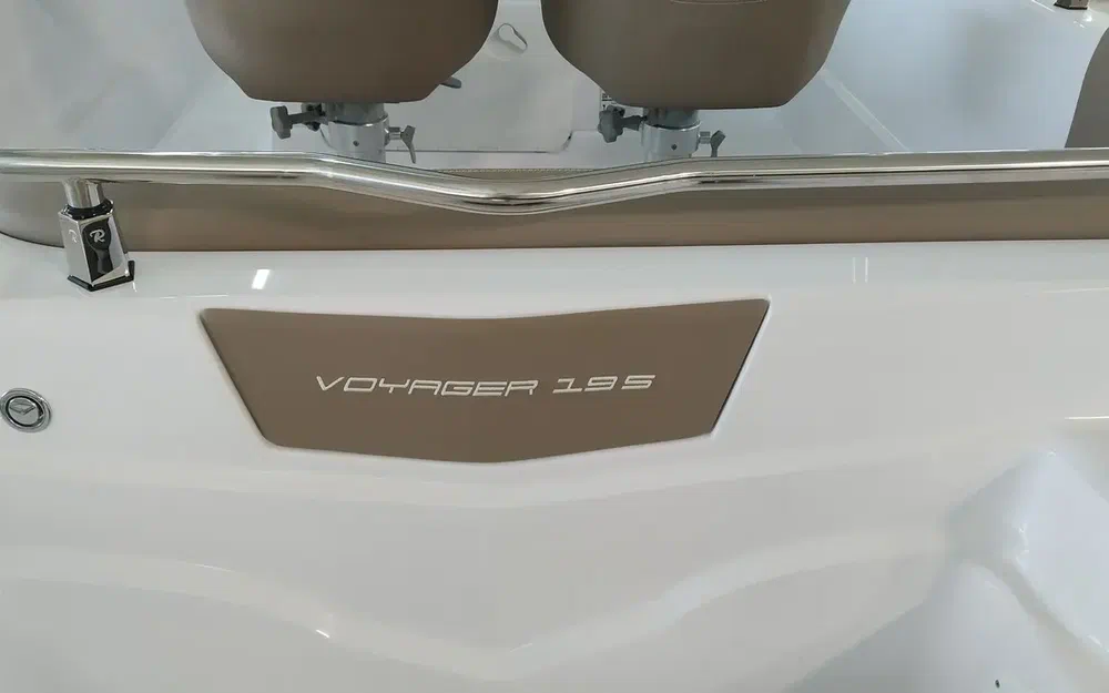 slider 5 Ranieri Voyager 19 S