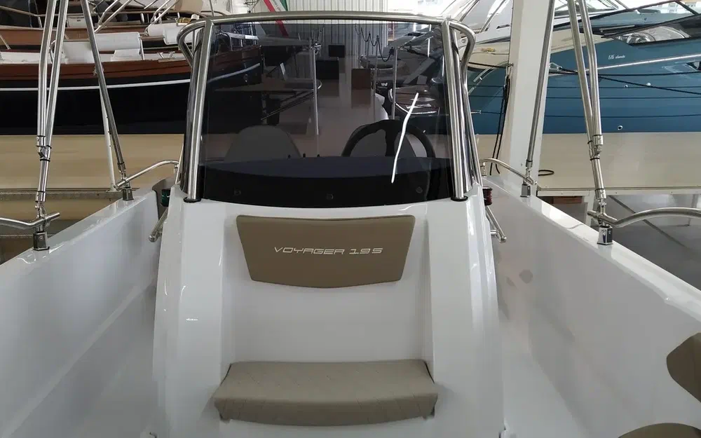 slider 7 Ranieri Voyager 19 S