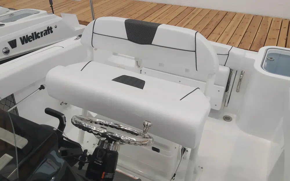 slider 6 Wellcraft Fisherman 222