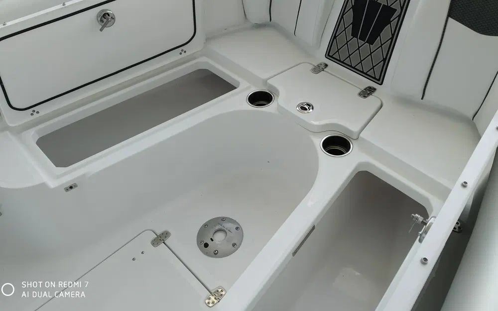 slider 5 Wellcraft Fisherman 242