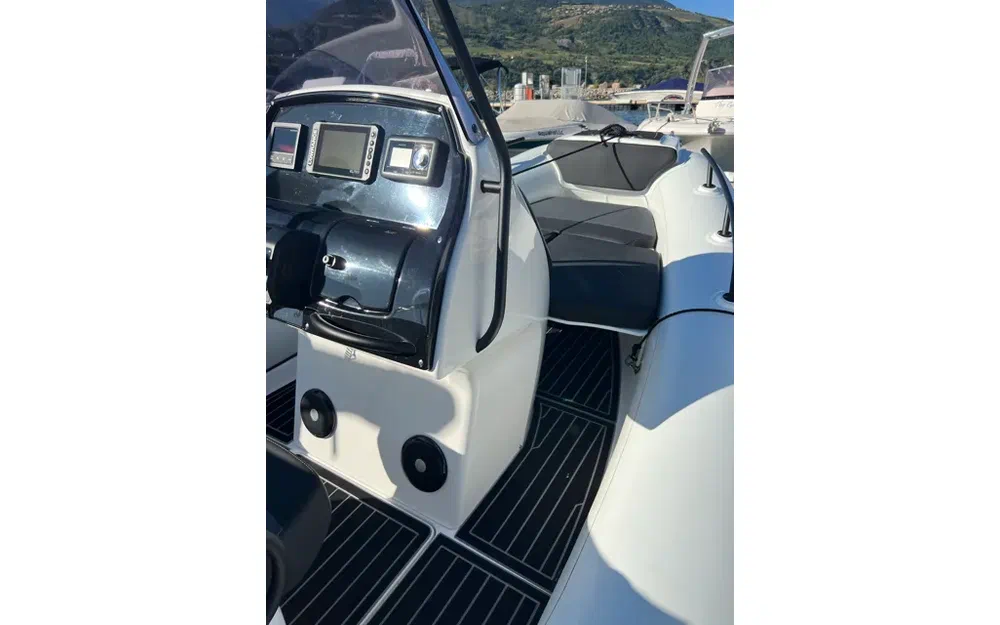 slider 8 Grand Golden Line G650