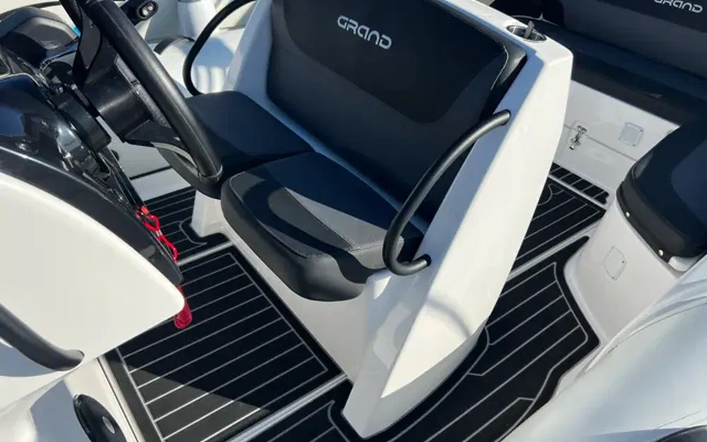 slider 3 Grand Golden Line G650