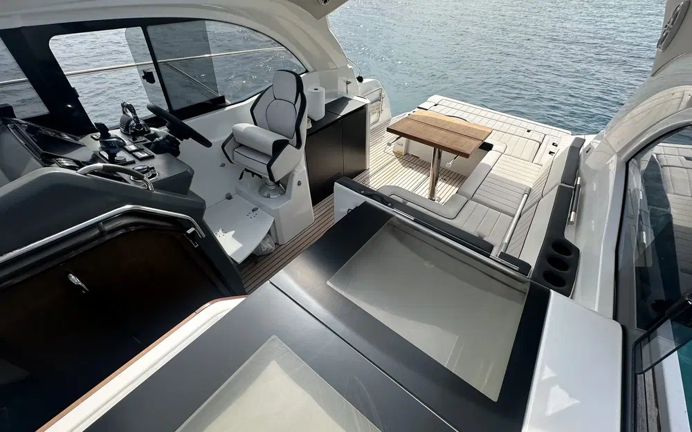 slider 11 Jeanneau Leader 33