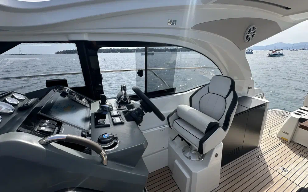 slider 19 Jeanneau Leader 33