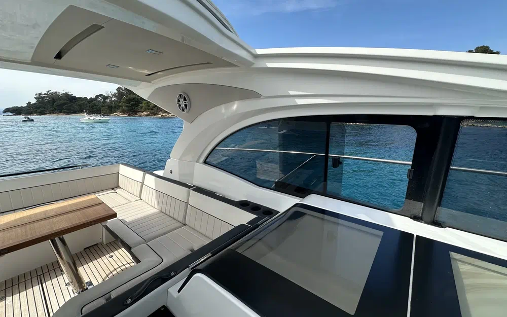 slider 20 Jeanneau Leader 33