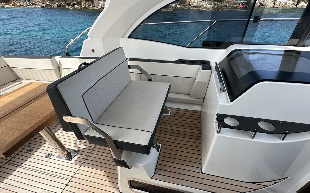 slider 25 Jeanneau Leader 33