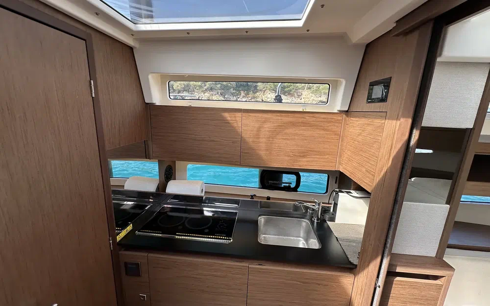 slider 27 Jeanneau Leader 33