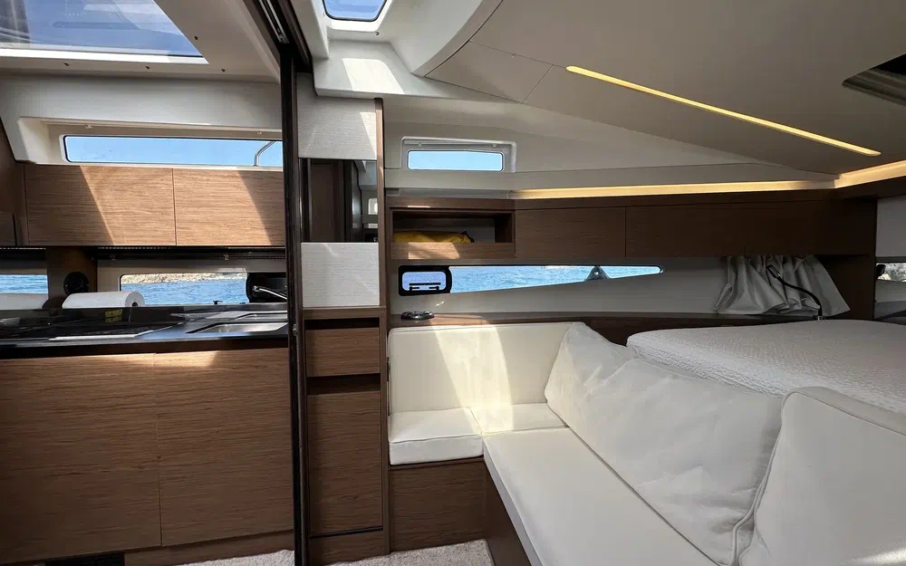 slider 29 Jeanneau Leader 33