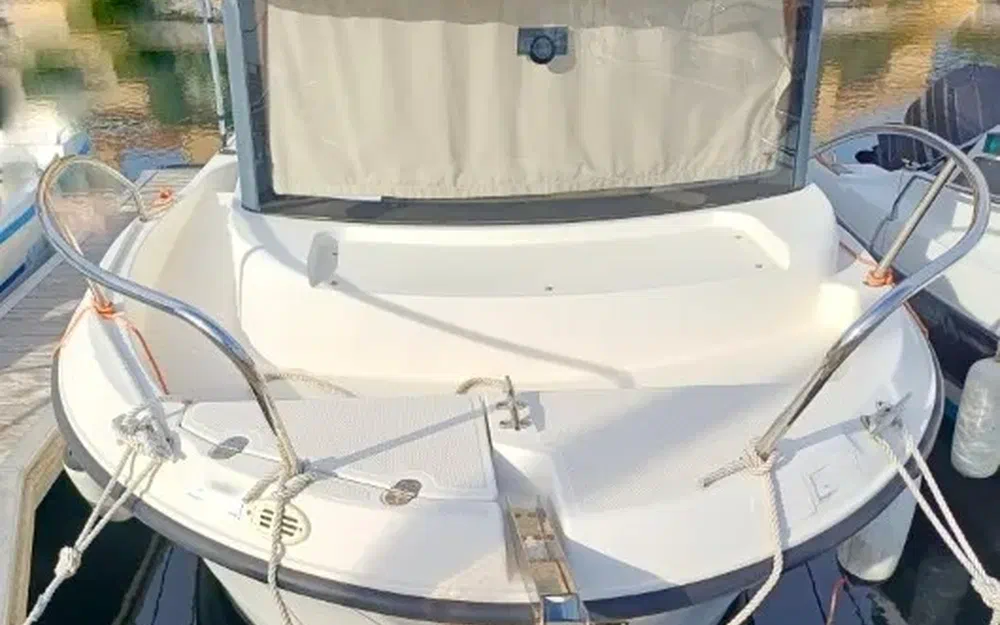 slider 0 Quicksilver Captur 555 Pilothouse