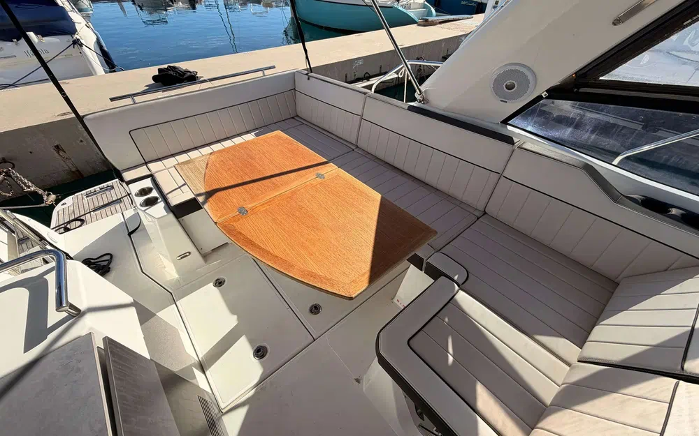 slider 4 Jeanneau Leader 30