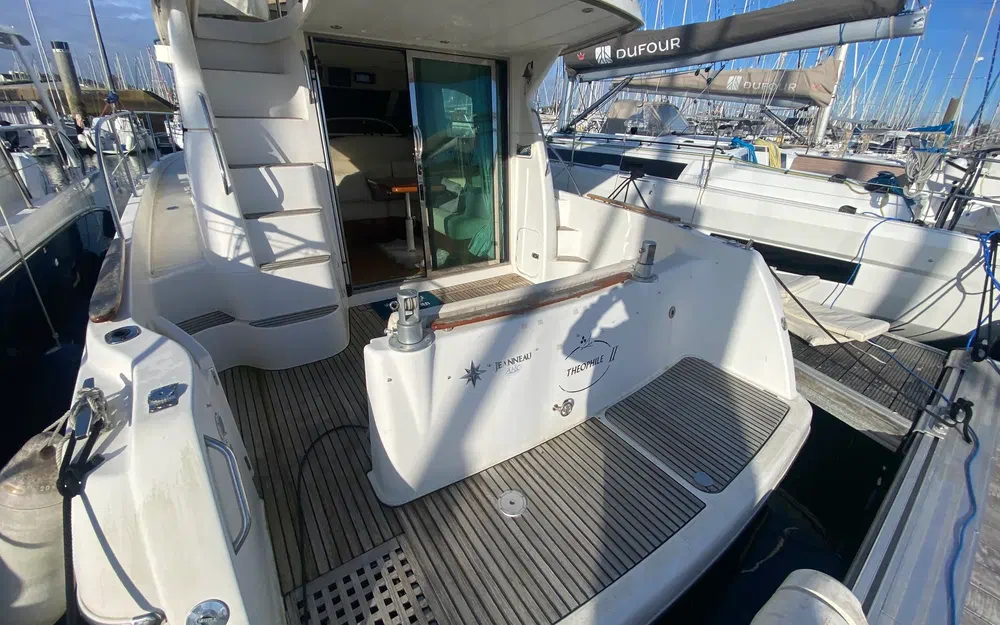 slider 2 Jeanneau Prestige 36 Fly